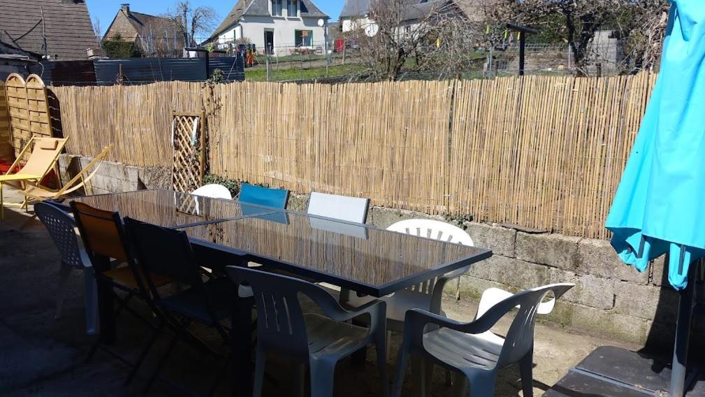 Appartement Cozy Dans Maison Privee Tauves Exterior photo